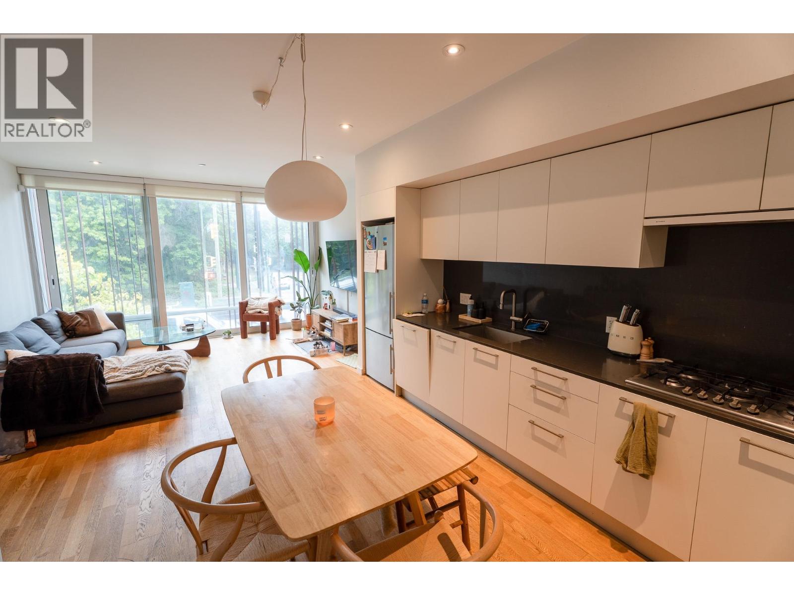 2208 WILLOW STREET, Vancouver