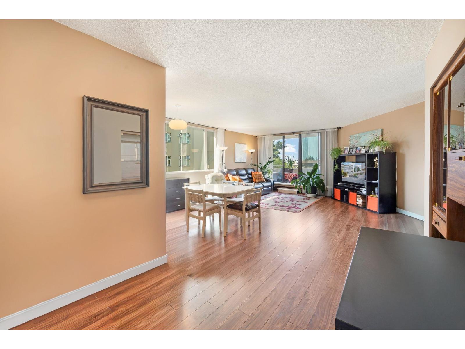 301 1442 FOSTER STREET, White Rock
