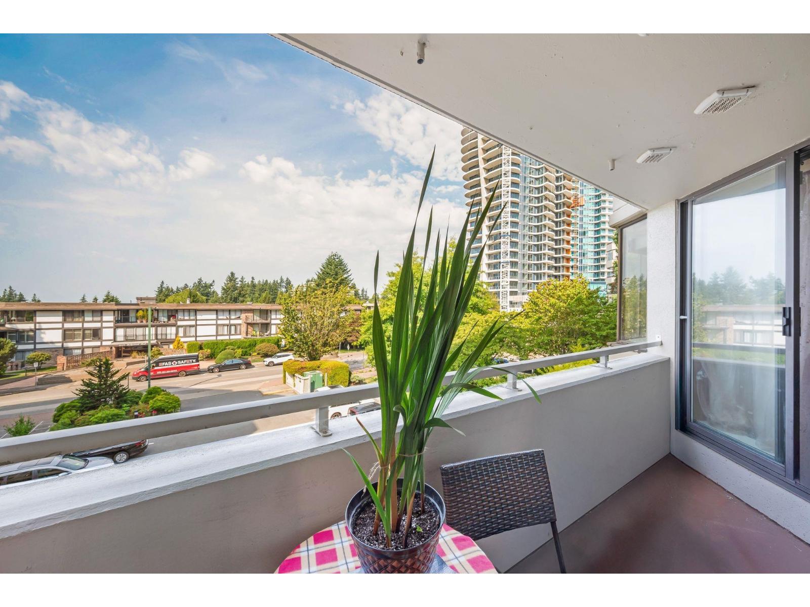 301 1442 FOSTER STREET, White Rock