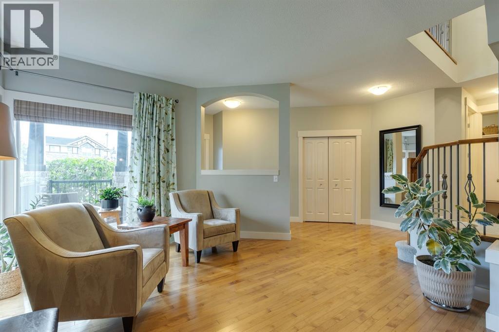 Single Family House for Sale in  Elmont Court SW Springbank Hill Calgary 