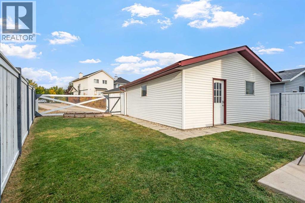 Single Family House for Sale in  Hidden Hills Place NW Hidden Valley Calgary 