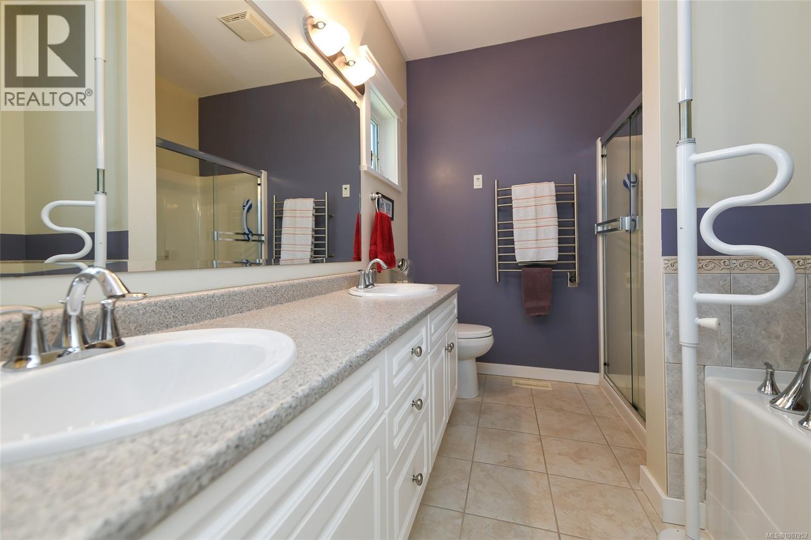 87 2001 Blue Jay Pl, Courtenay