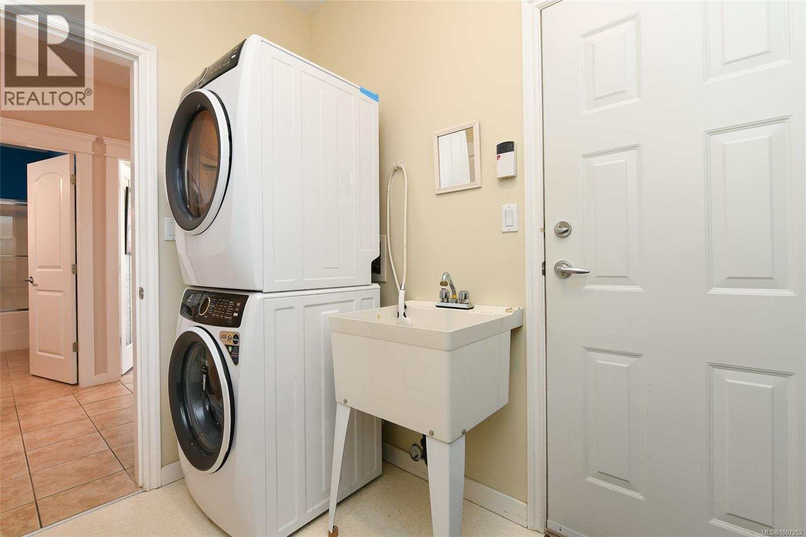 87 2001 Blue Jay Pl, Courtenay