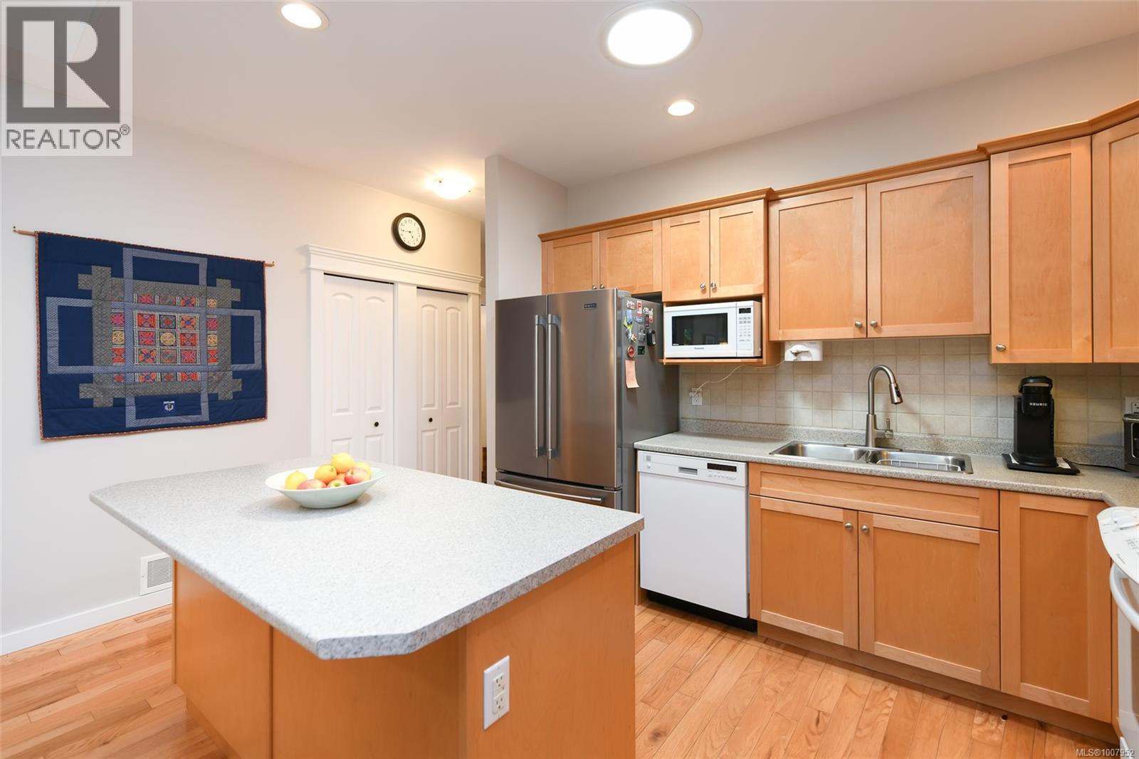 87 2001 Blue Jay Pl, Courtenay