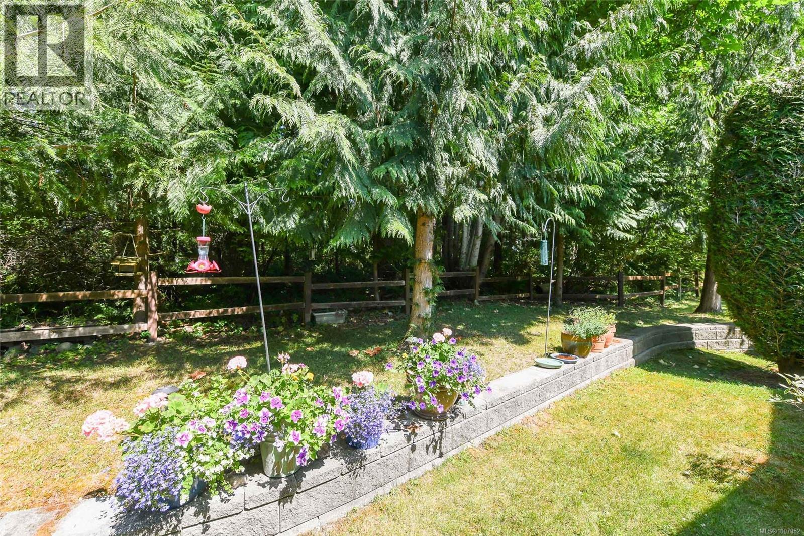 87 2001 Blue Jay Pl, Courtenay