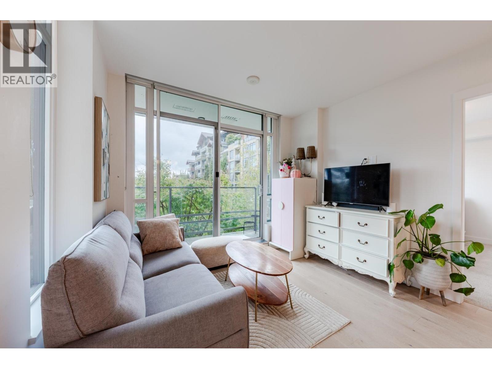 205 1295 CONIFER STREET, North Vancouver