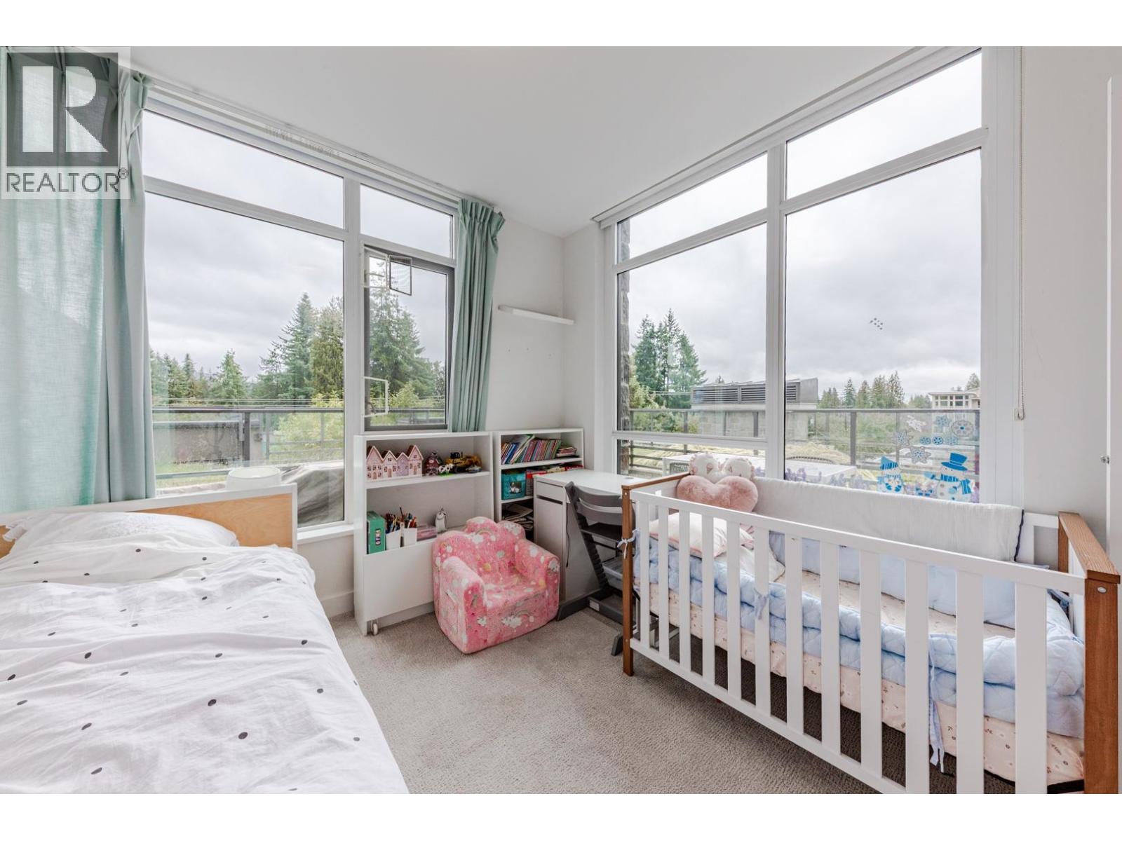 205 1295 CONIFER STREET, North Vancouver