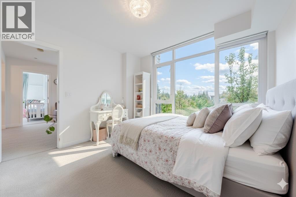 205 1295 CONIFER STREET, North Vancouver