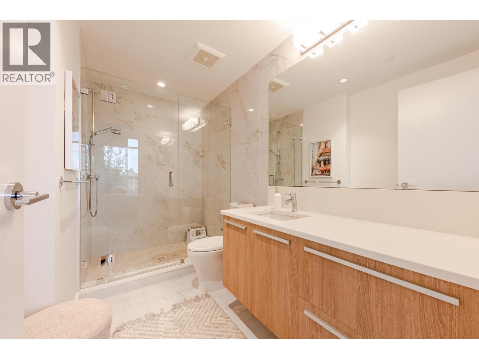 205 1295 CONIFER STREET, North Vancouver