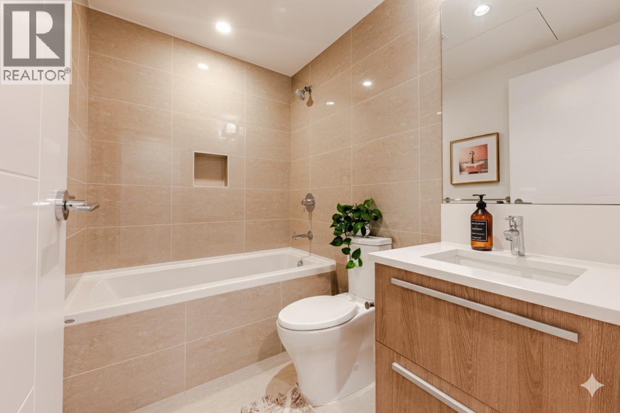 205 1295 CONIFER STREET, North Vancouver