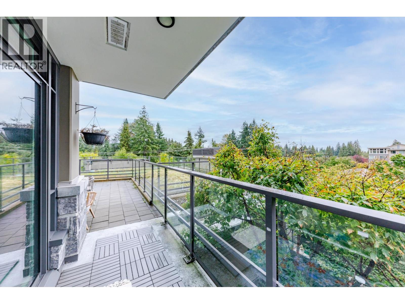205 1295 CONIFER STREET, North Vancouver