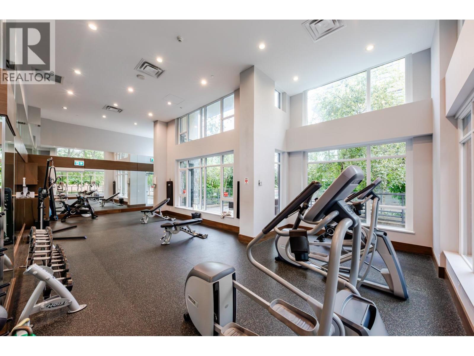 205 1295 CONIFER STREET, North Vancouver