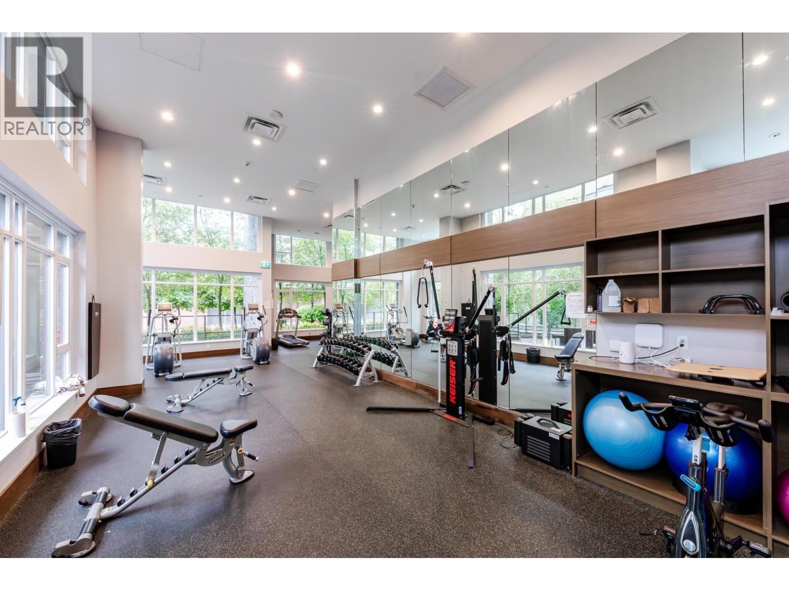 205 1295 CONIFER STREET, North Vancouver