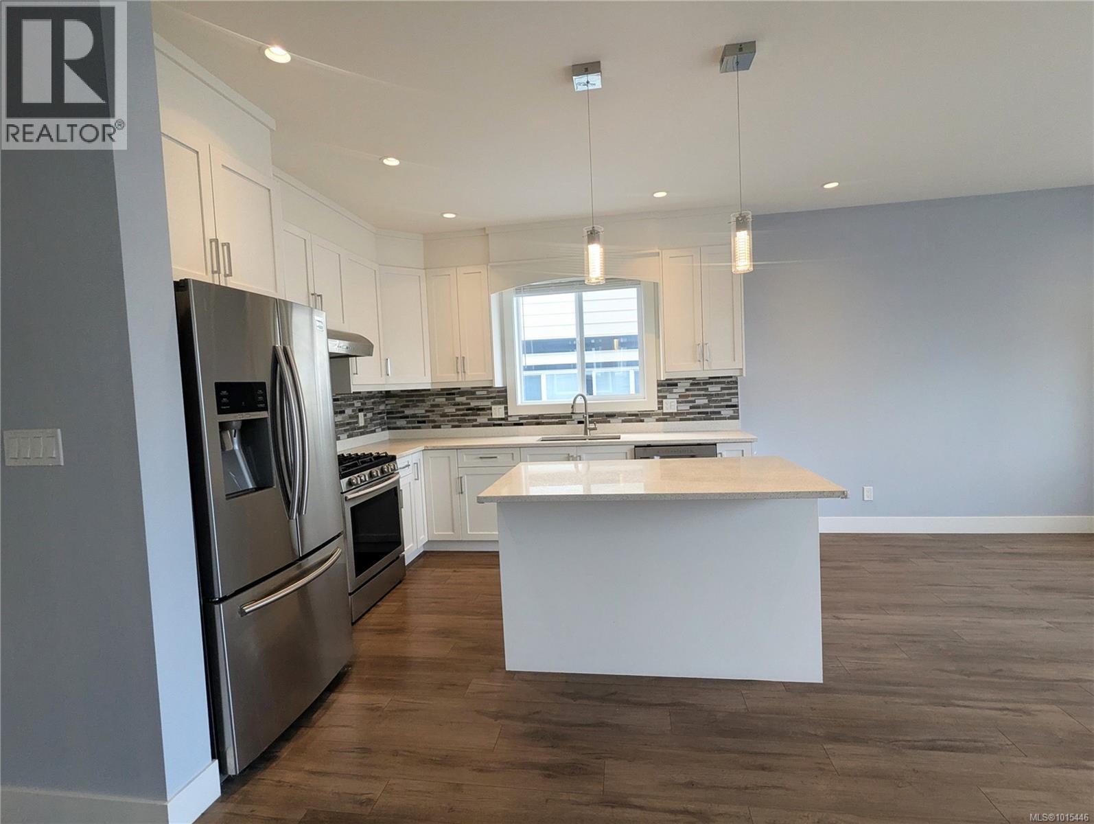 930 Peace Keeping Cres, Langford