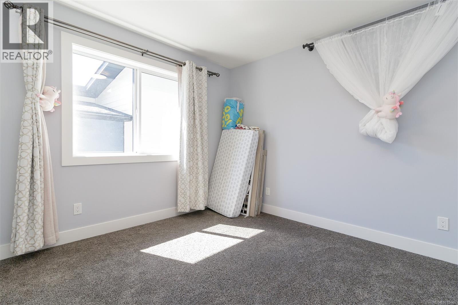 930 Peace Keeping Cres, Langford