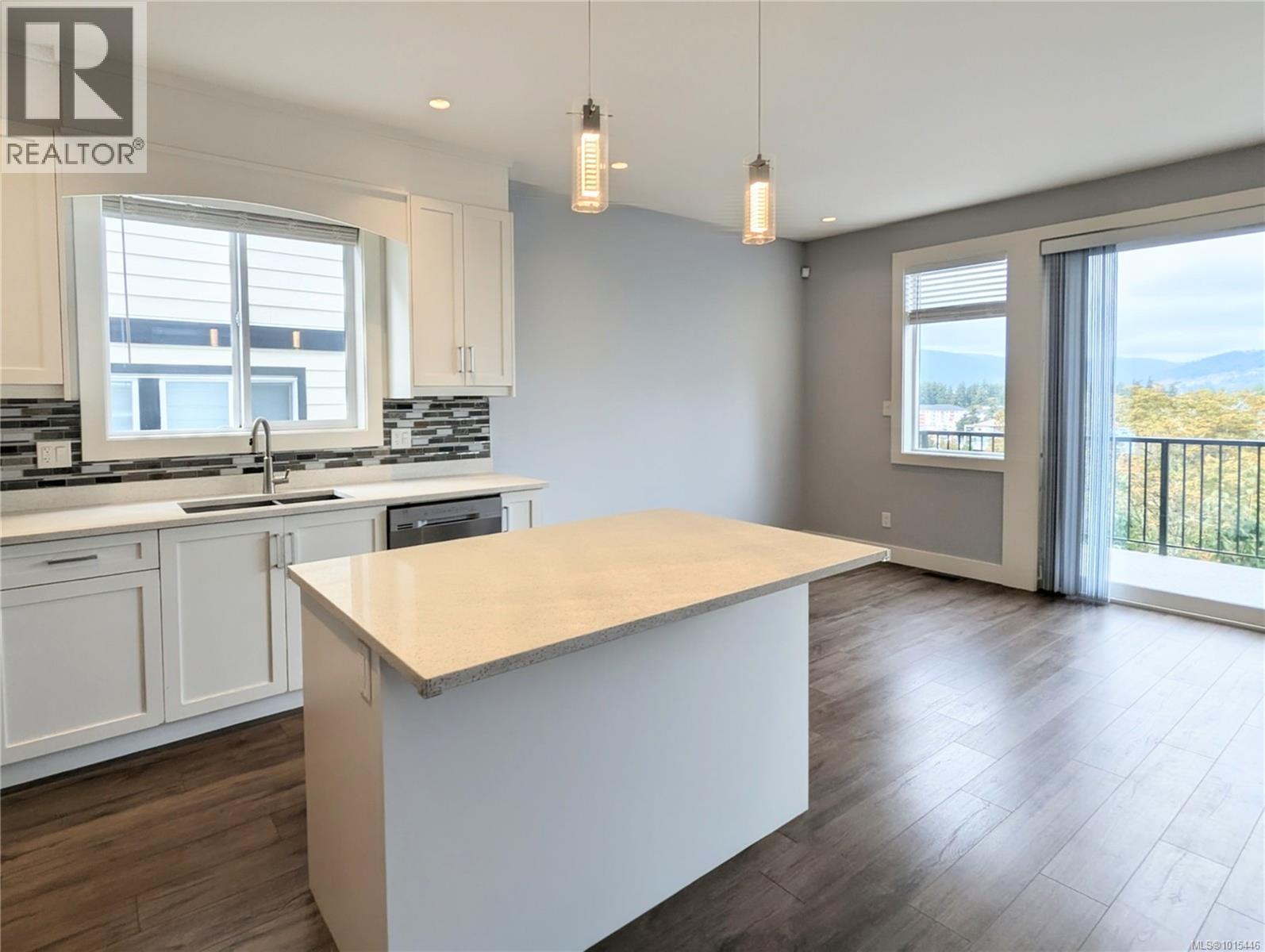 930 Peace Keeping Cres, Langford
