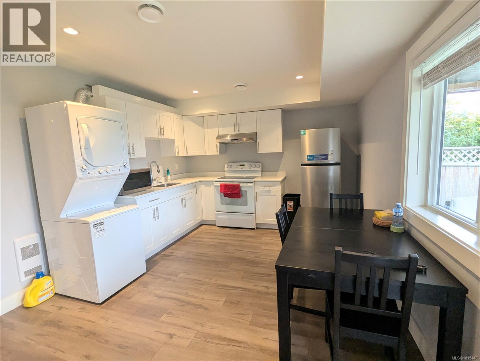 930 Peace Keeping Cres, Langford