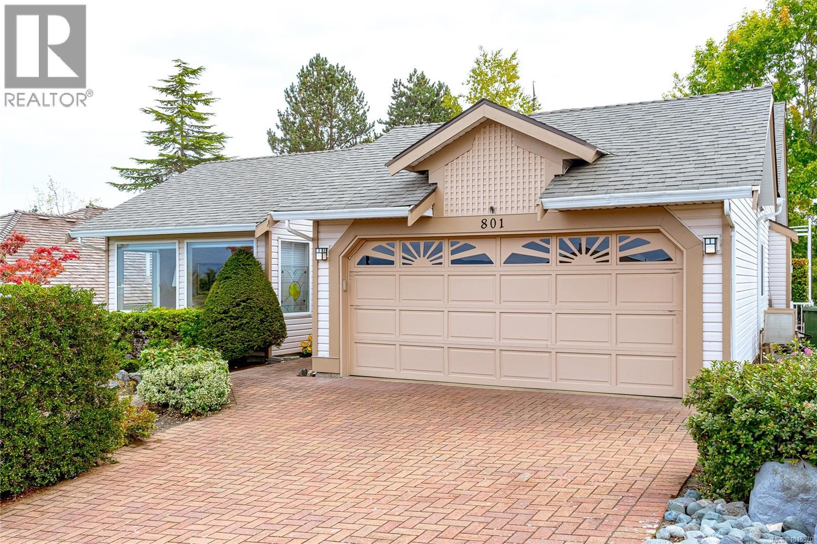  801 Country Club Drive, Cobble Hill