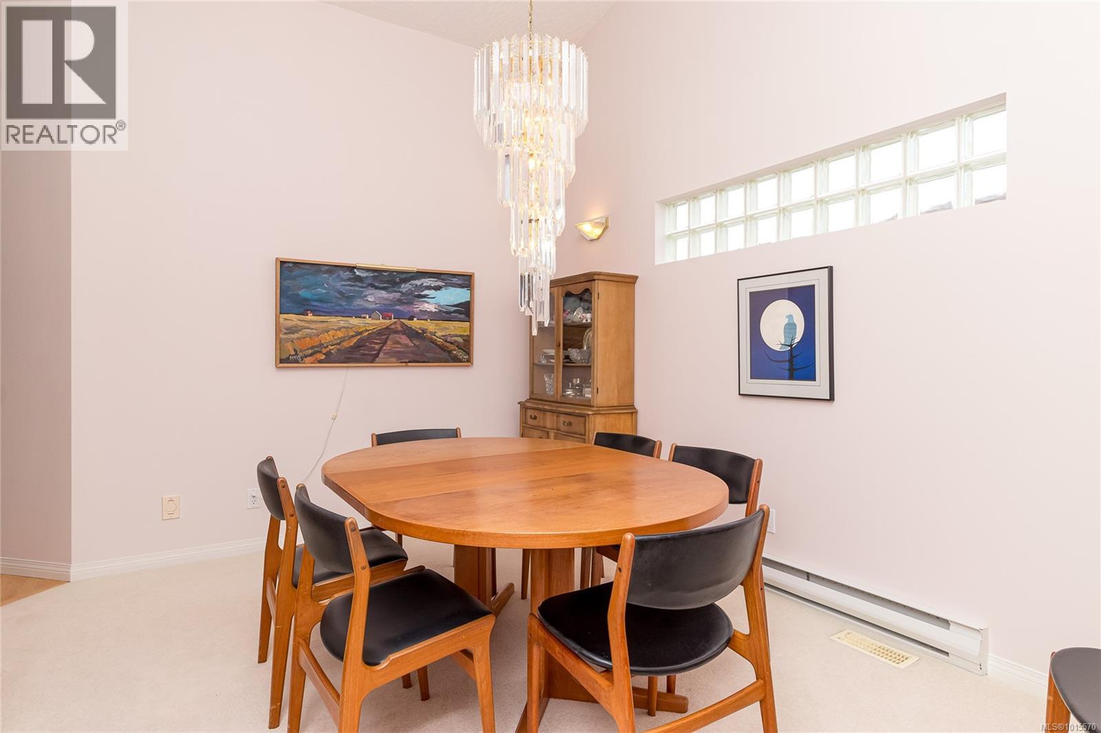  801 Country Club Drive, Cobble Hill