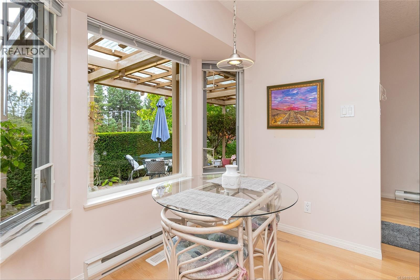  801 Country Club Drive, Cobble Hill