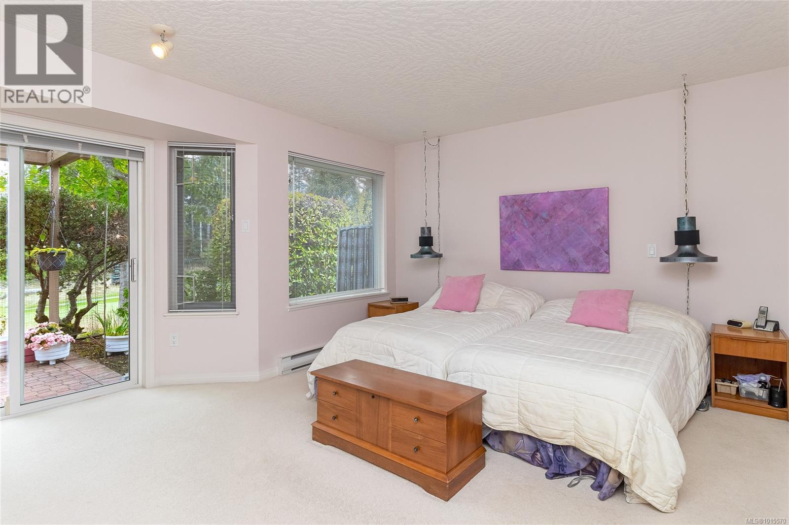  801 Country Club Drive, Cobble Hill