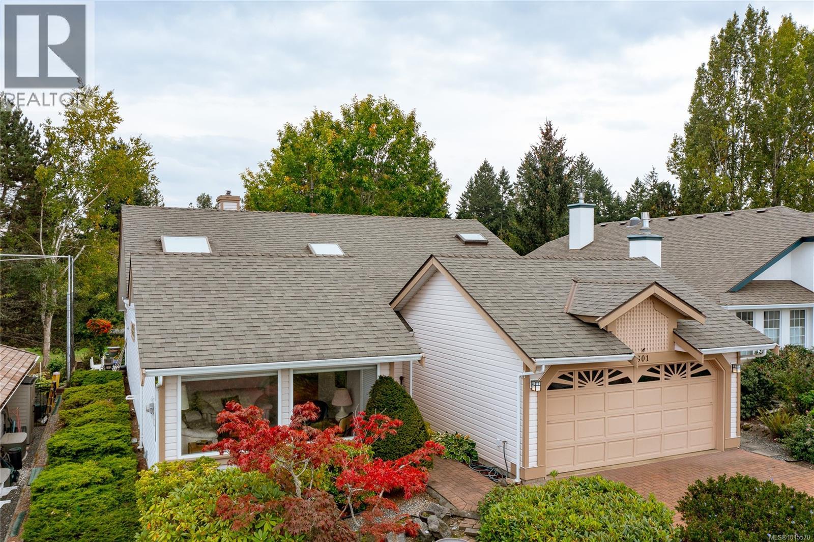  801 Country Club Drive, Cobble Hill
