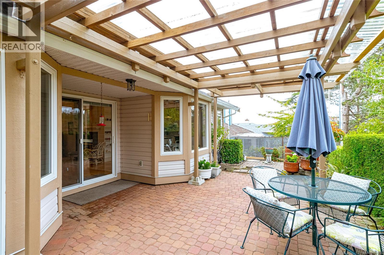  801 Country Club Drive, Cobble Hill