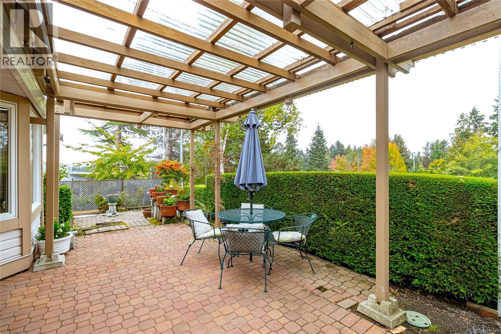  801 Country Club Drive, Cobble Hill