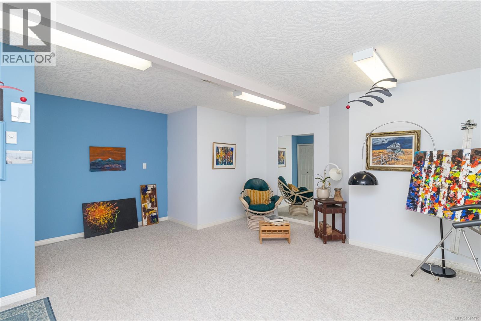  801 Country Club Drive, Cobble Hill