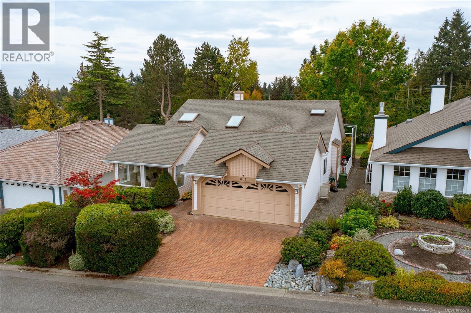  801 Country Club Drive, Cobble Hill