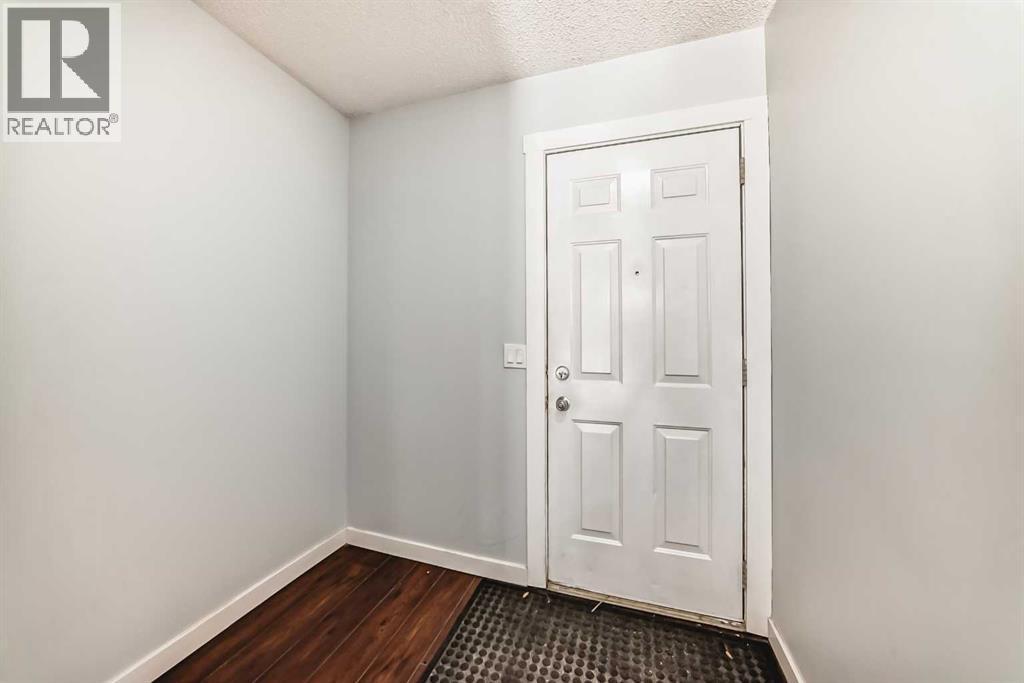 Single Family House for Sale in  Castleglen Road NE Castleridge Calgary 