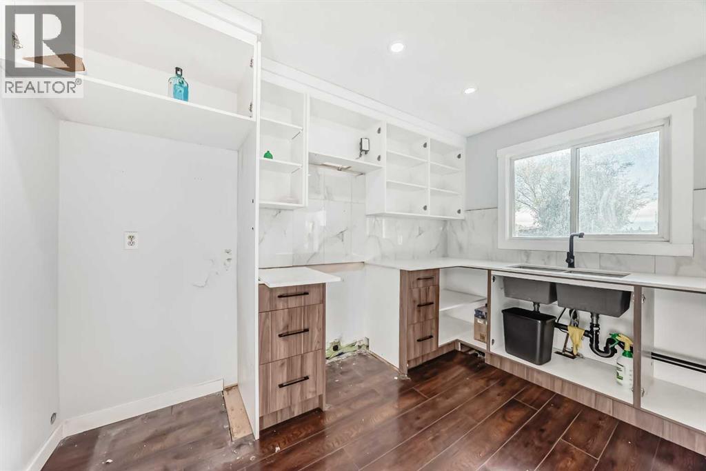 Single Family House for Sale in  Castleglen Road NE Castleridge Calgary 