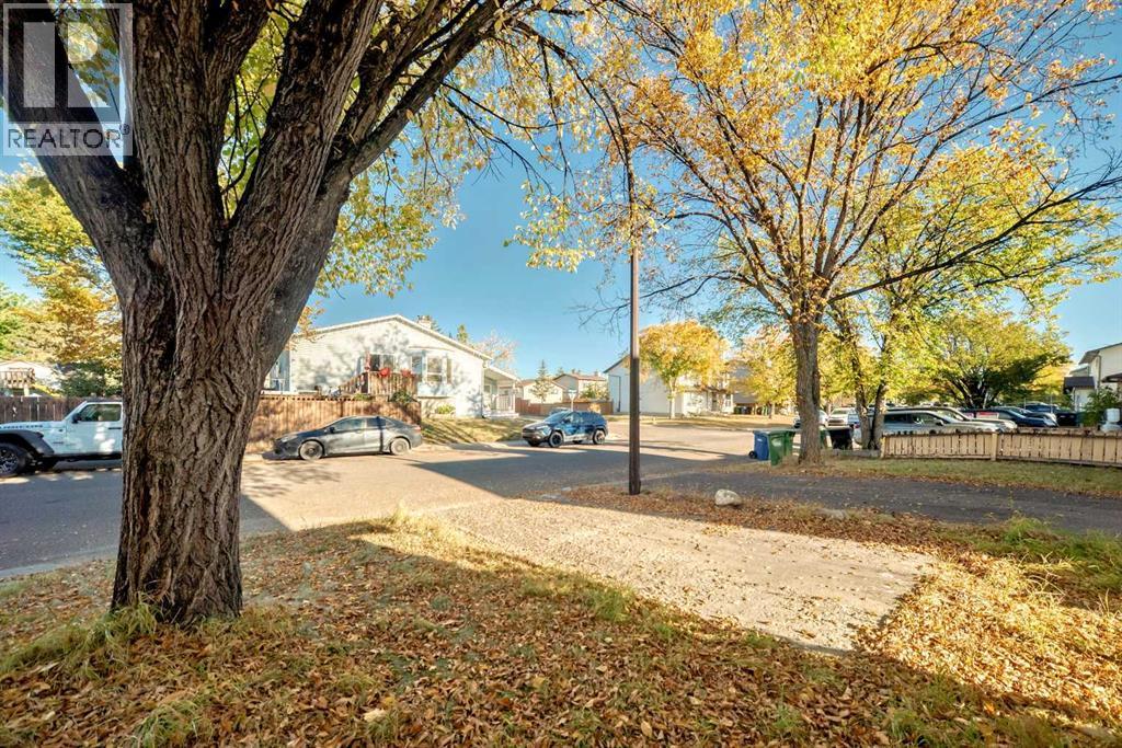 Single Family House for Sale in  Castleglen Road NE Castleridge Calgary 