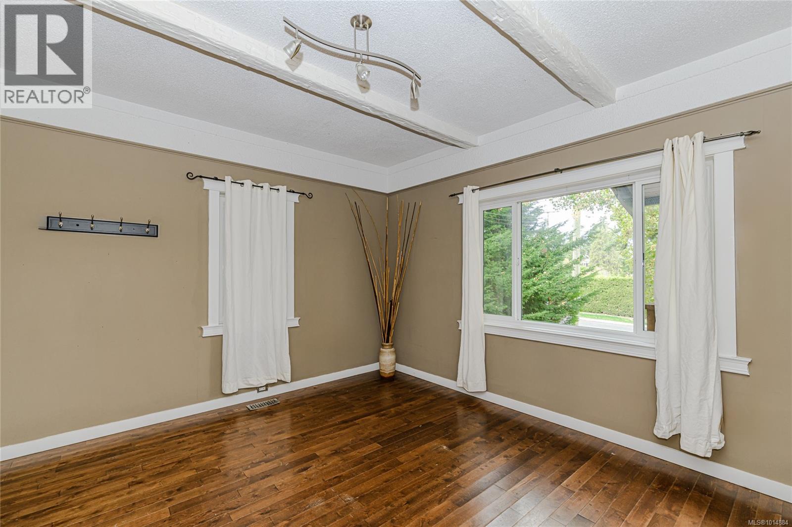  2913 Austin Avenue, Saanich