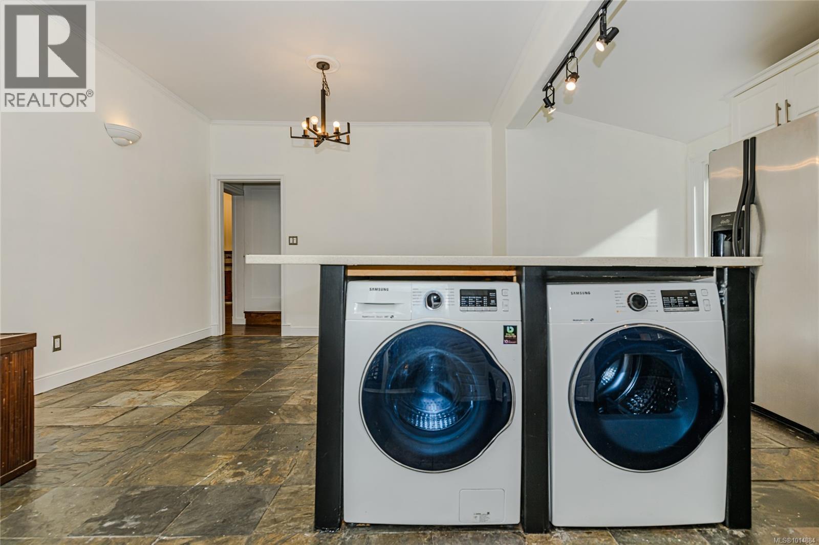  2913 Austin Avenue, Saanich