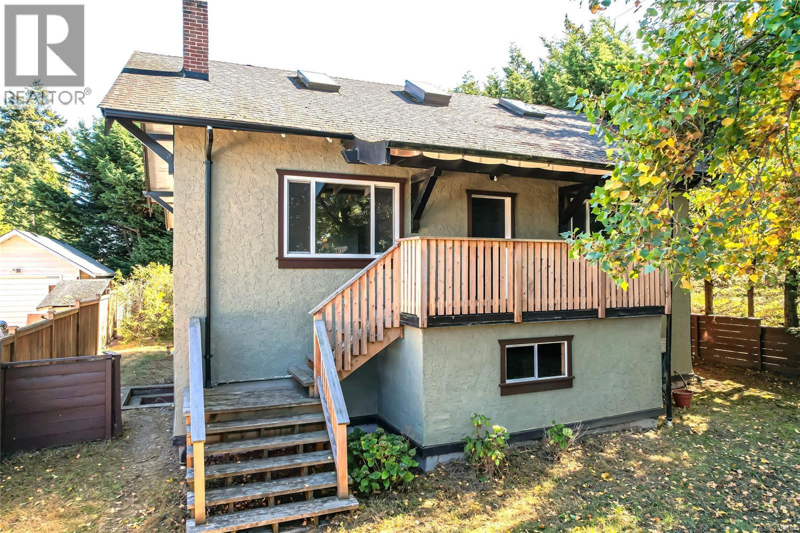 2913 Austin Avenue, Saanich