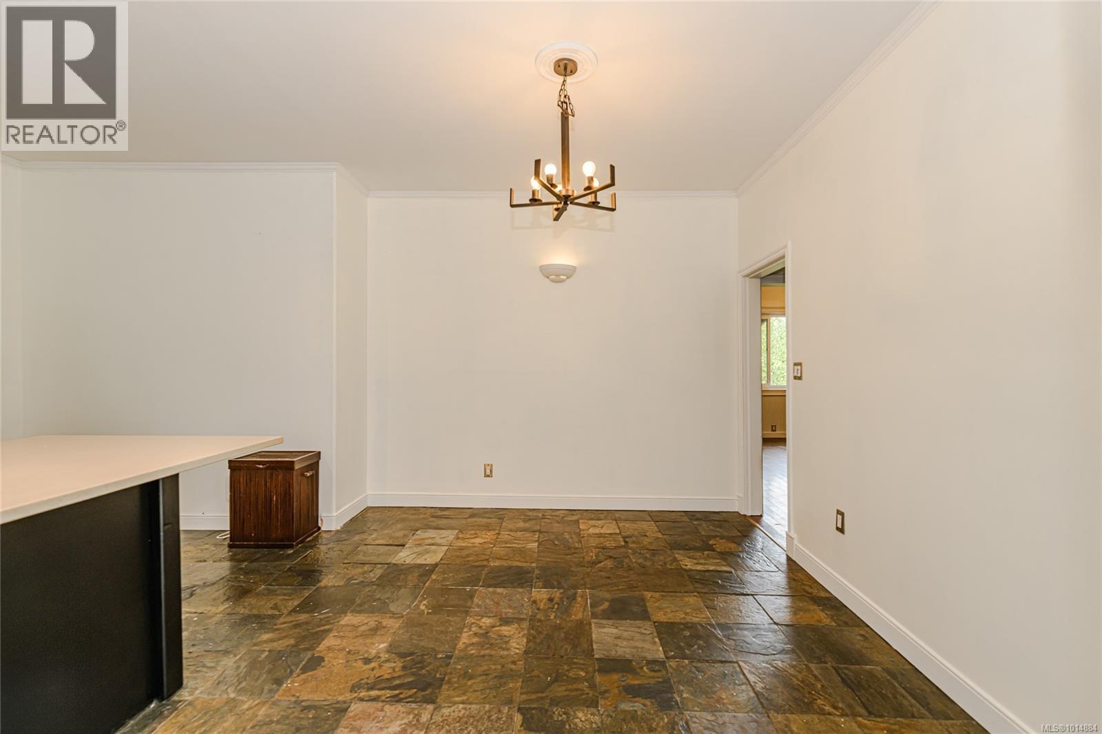  2913 Austin Avenue, Saanich