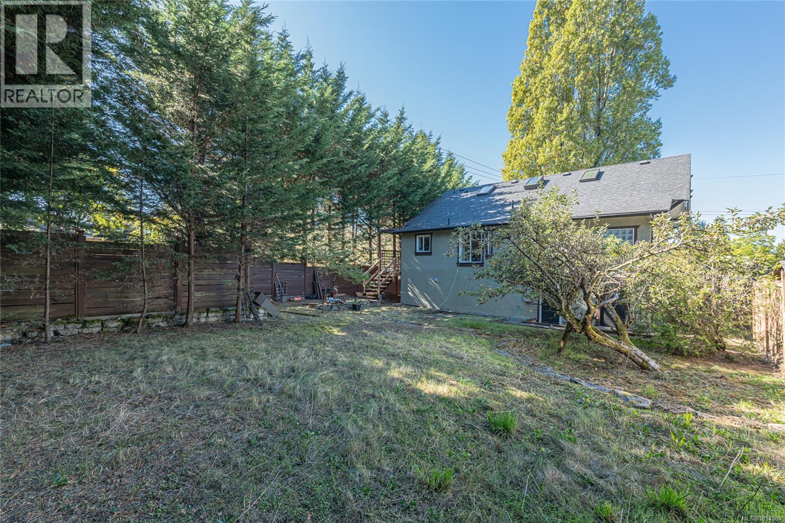  2913 Austin Avenue, Saanich