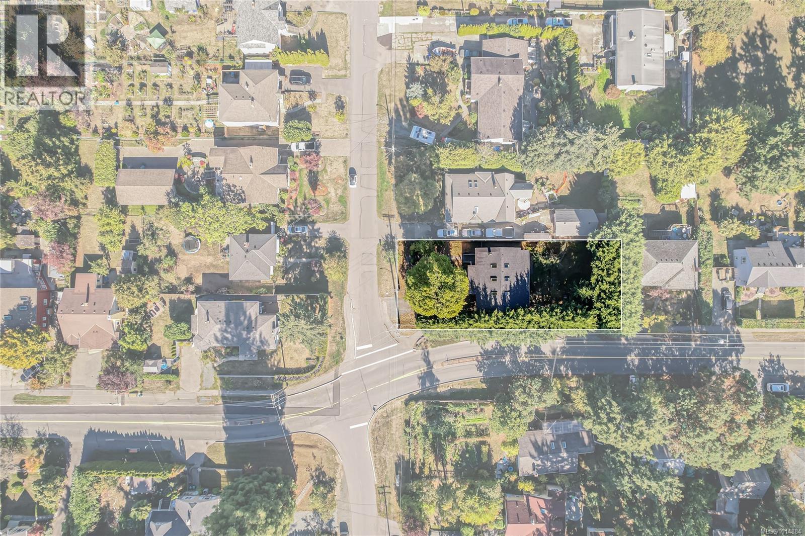  2913 Austin Avenue, Saanich