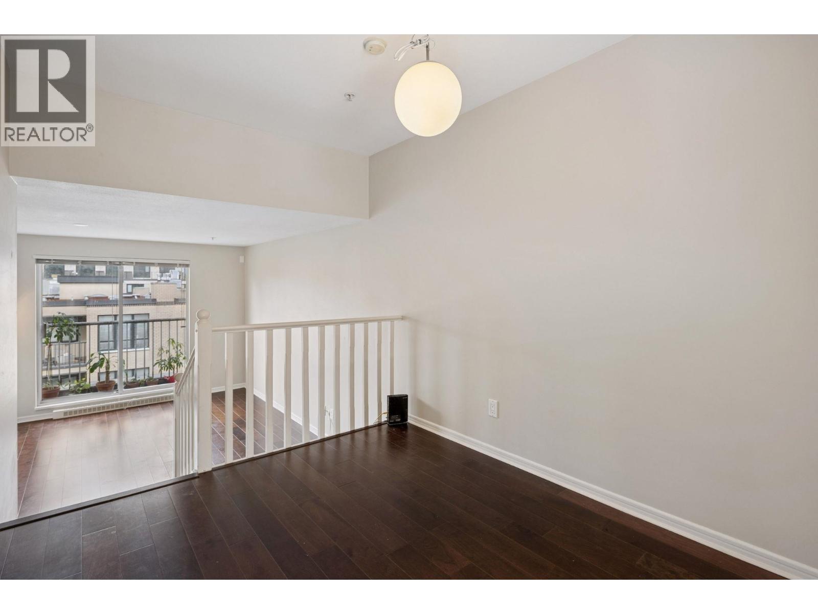 311 3727 W 10TH AVENUE, Vancouver