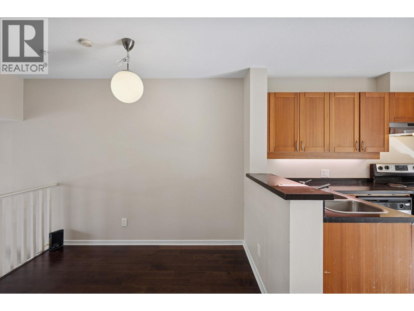 311 3727 W 10TH AVENUE, Vancouver