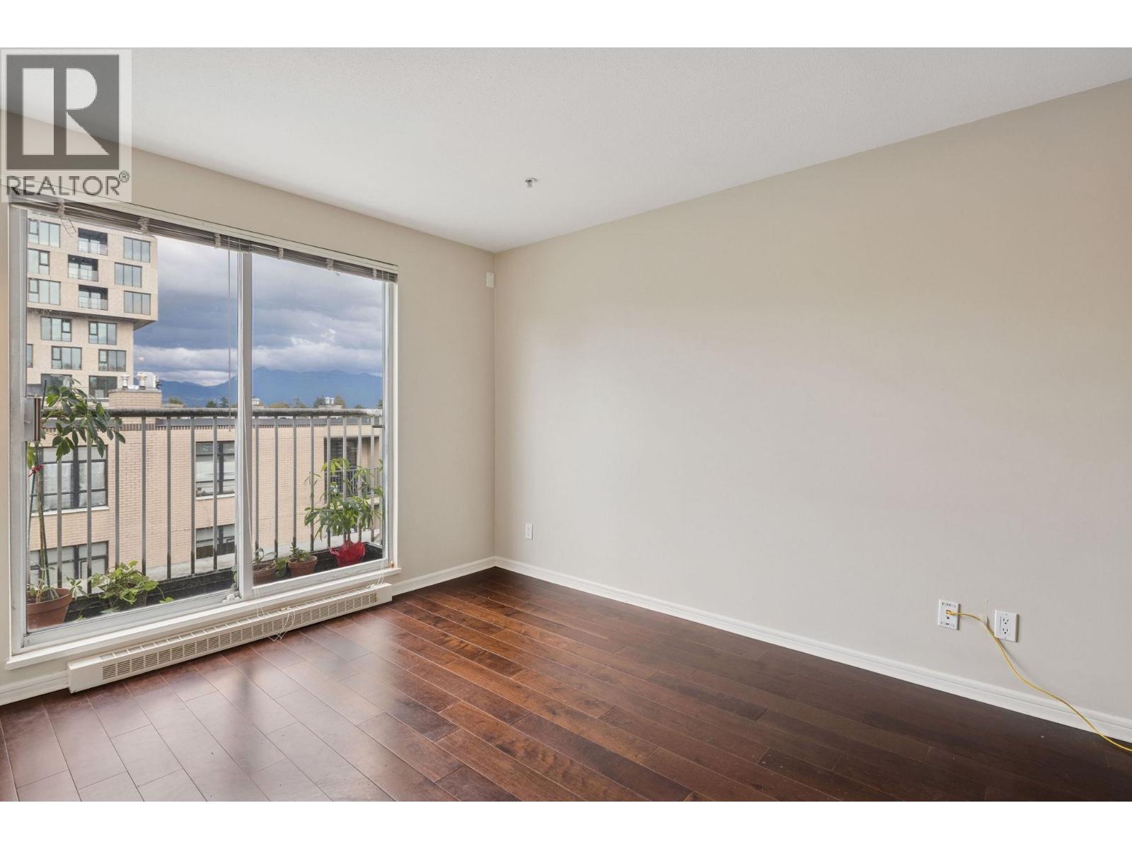 311 3727 W 10TH AVENUE, Vancouver