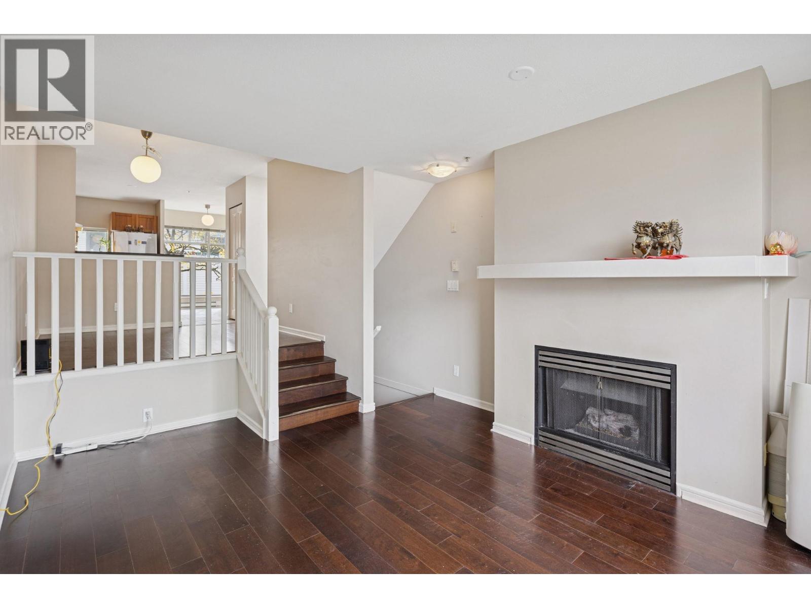 311 3727 W 10TH AVENUE, Vancouver