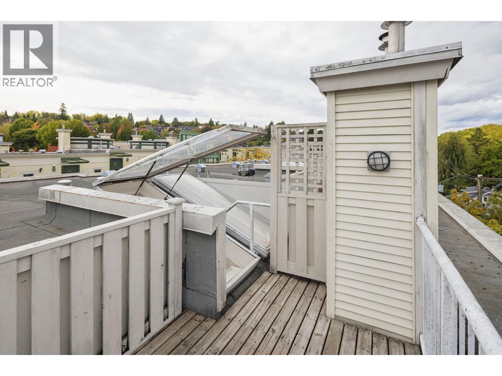 311 3727 W 10TH AVENUE, Vancouver