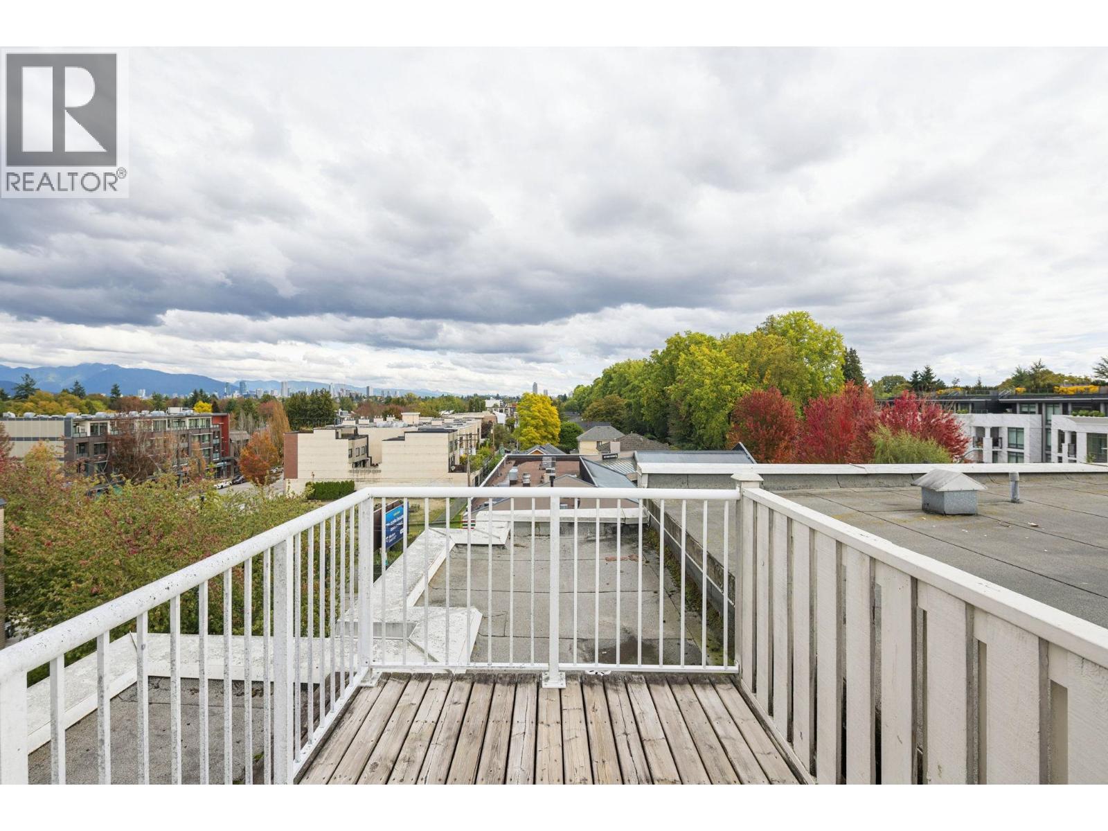 311 3727 W 10TH AVENUE, Vancouver