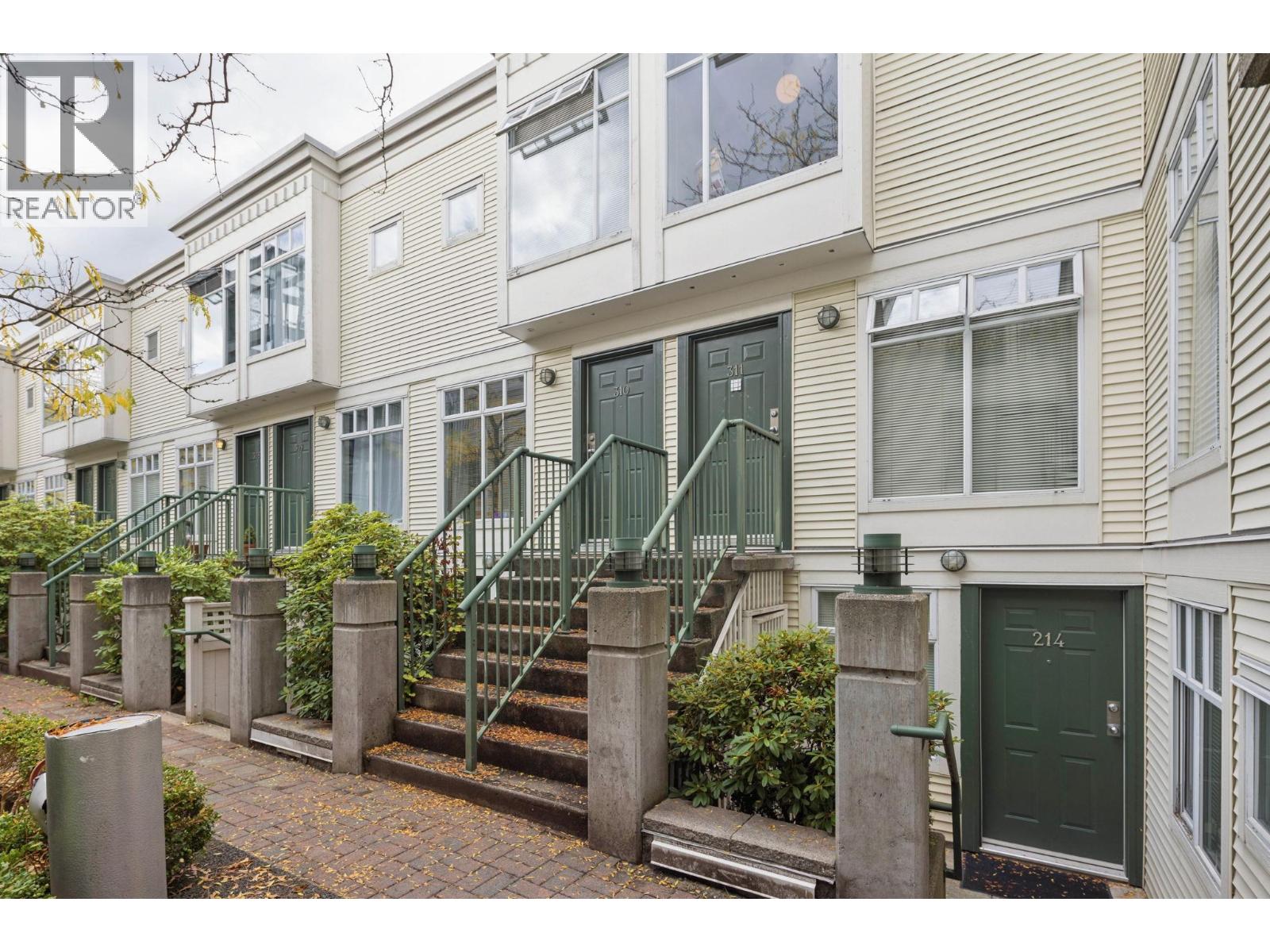 311 3727 W 10TH AVENUE, Vancouver