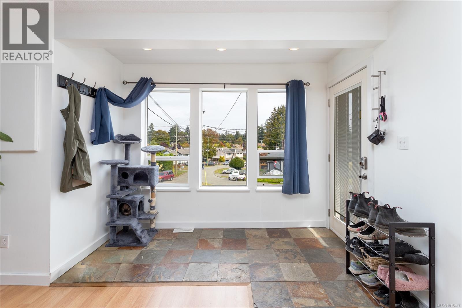  552 Strathdee Place, Colwood