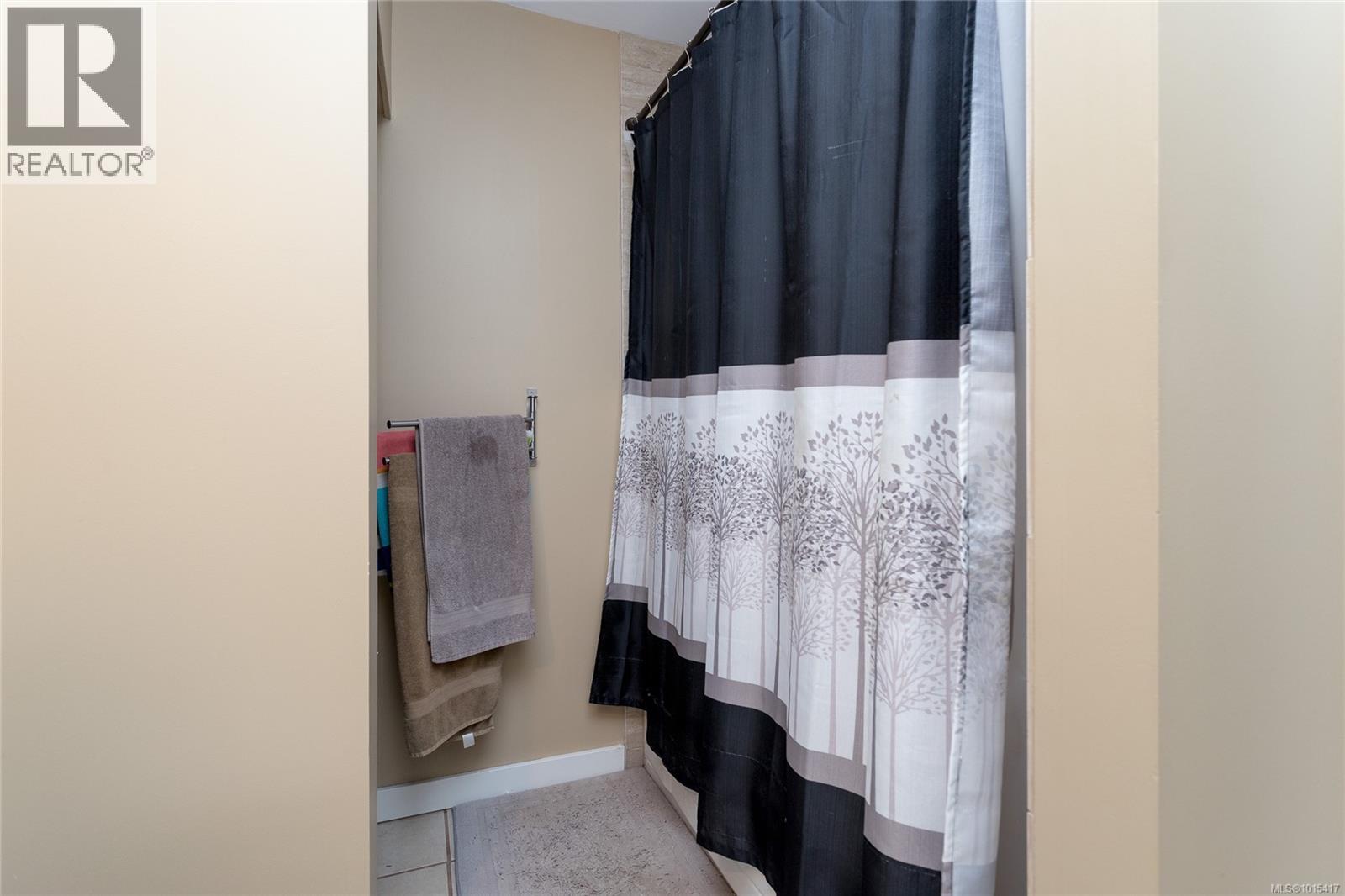  552 Strathdee Place, Colwood