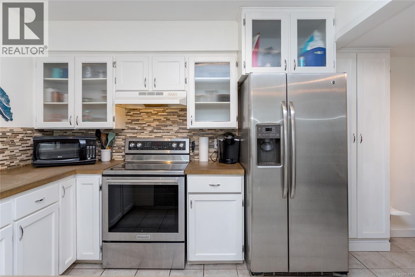  552 Strathdee Place, Colwood
