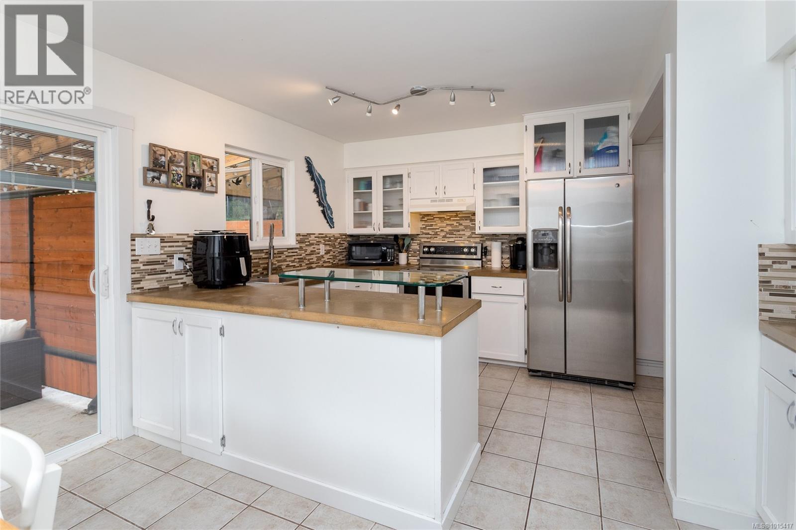  552 Strathdee Place, Colwood